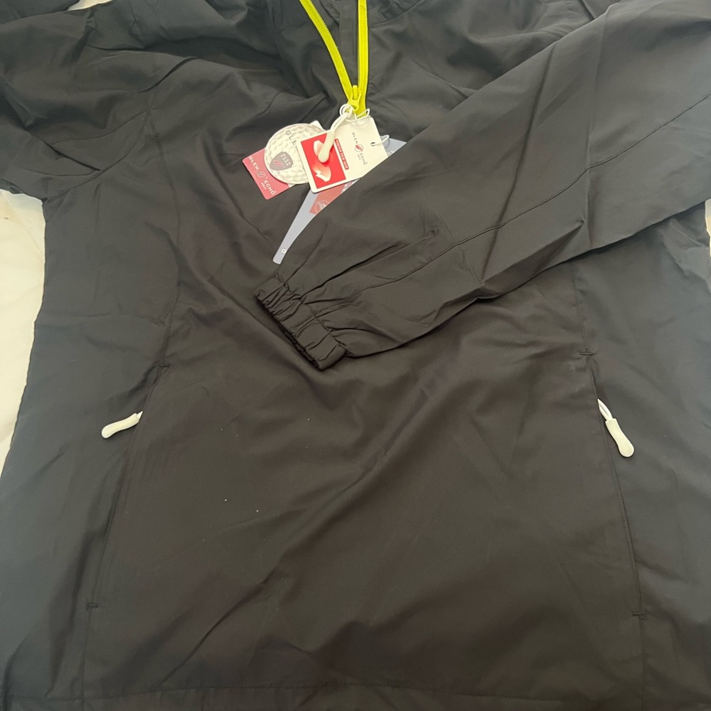 Glen Echo golf  Black Windbreaker Jacket with Half-Zip Design